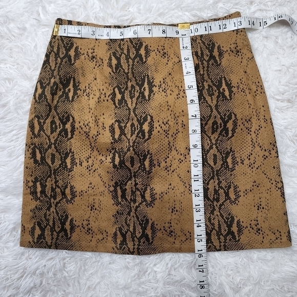 𝅺SHE + Sky Animal Print Mini Skirt - Picture 3 of 5